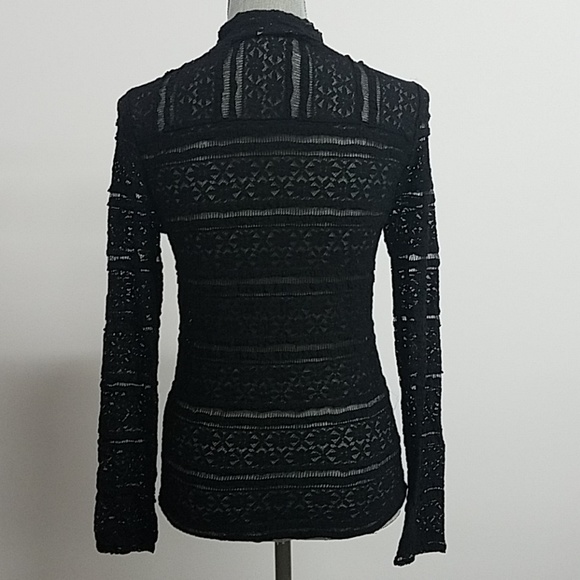 Beautiful lace long sleeve top - Picture 3 of 6